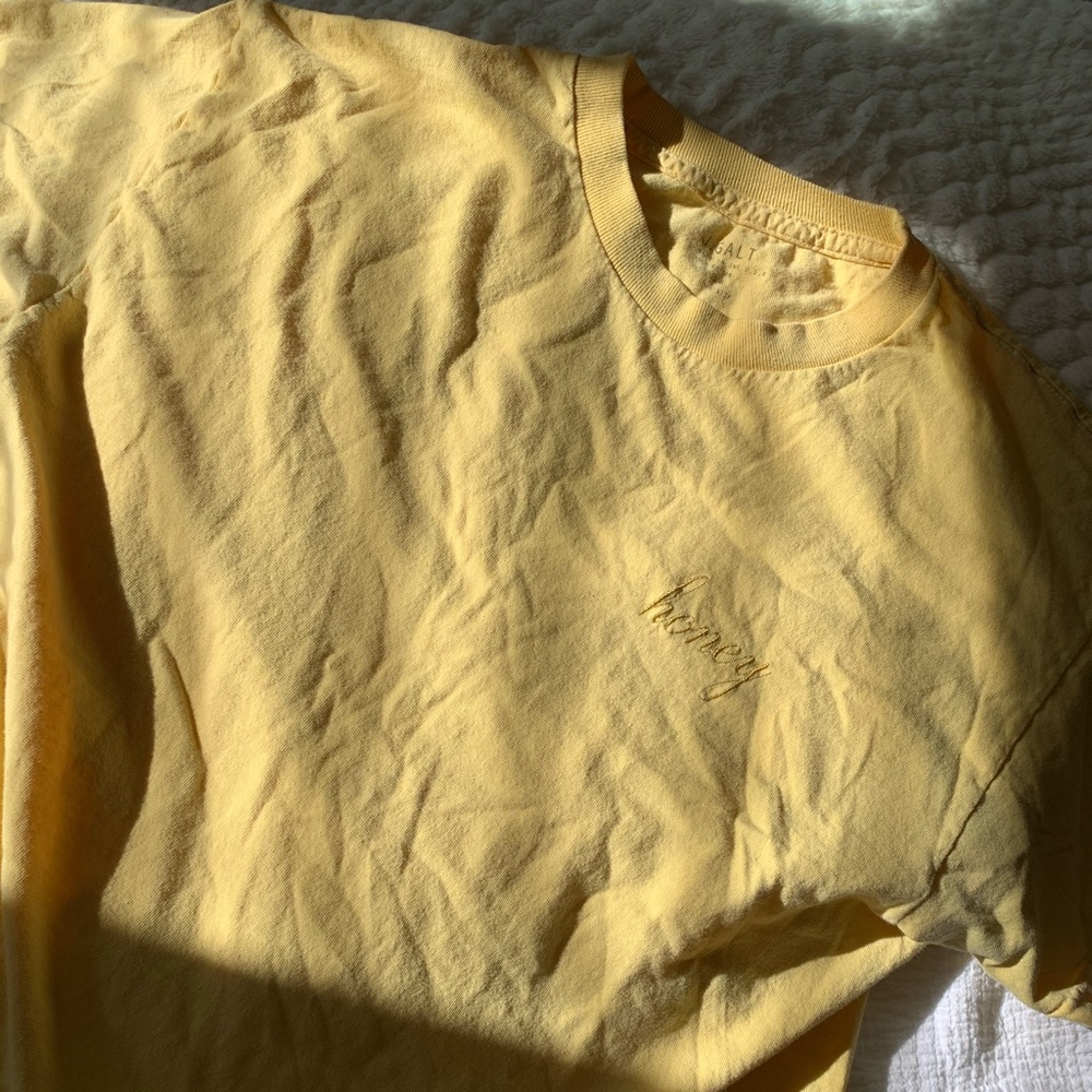 BRANDY MELVILLE HONEY SHIRT